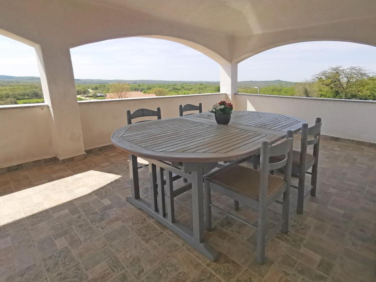 Apartman Luna Sveti Lovreč Pazenatički Екстериор снимка